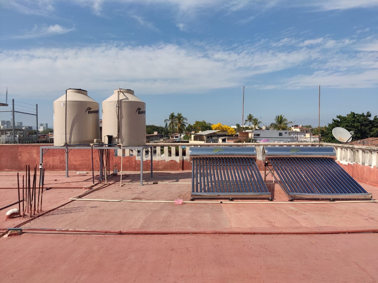 Sistema de calentadores solares de baja presión (Gravedad) 
